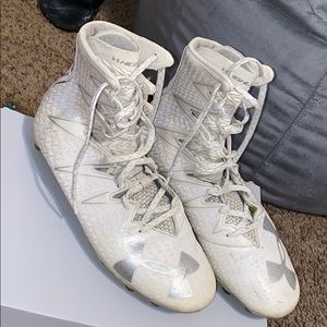 Men’s UA Highlight MC football cleats
